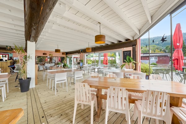 Restaurant au coeur d'un cadre privilégié au bord du lac de Neuchâtel 9
