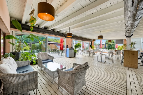 Restaurant au coeur d'un cadre privilégié au bord du lac de Neuchâtel 8