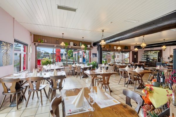 Restaurant au coeur d'un cadre privilégié au bord du lac de Neuchâtel 12