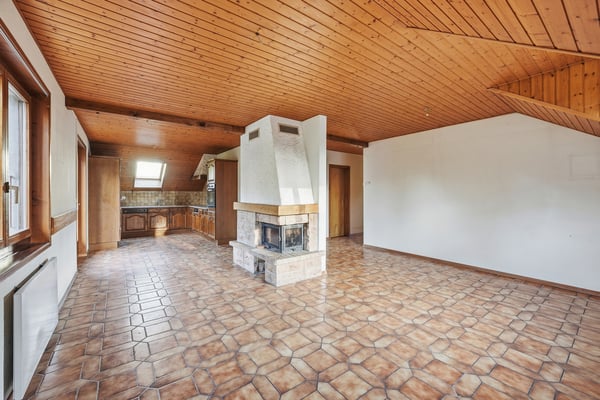 Grande maison de deux appartements avec potentiel d'agrandissement 8