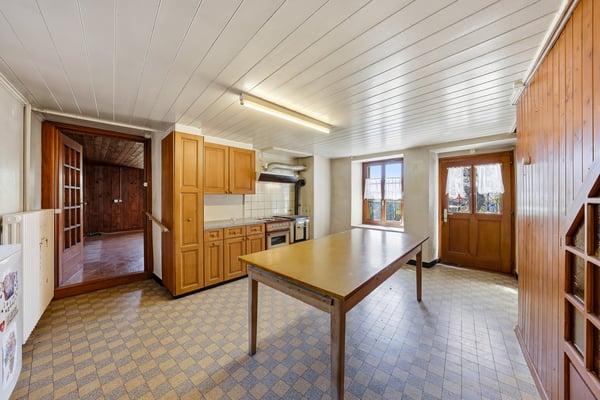 Maison villageoise de caractère à rénover 6