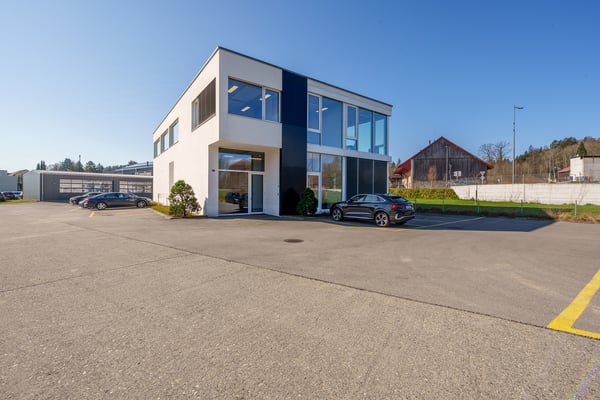 Immeuble commercial de rendement 5,45% 1