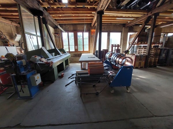 Entrepôt, garage et atelier multifonctionnel 6