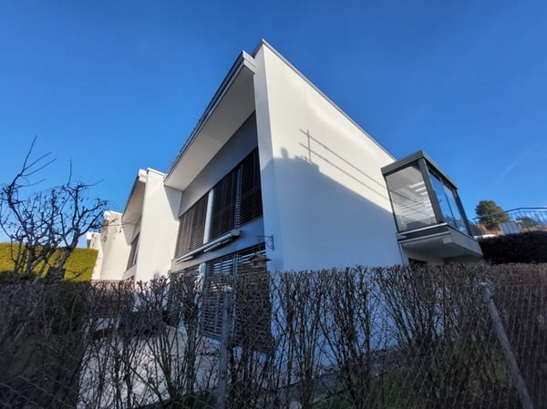 Superbe villa contemporaine dotée d'une vaste baie vitrée 2