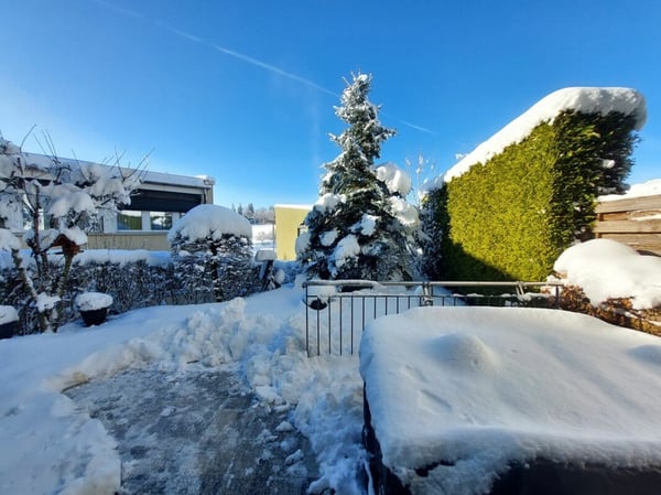 Superbe villa contemporaine dotée d'une vaste baie vitrée 3