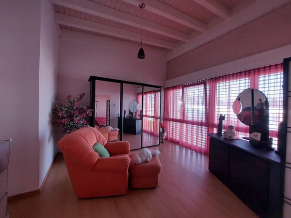 Superbe villa contemporaine dotée d'une vaste baie vitrée 9