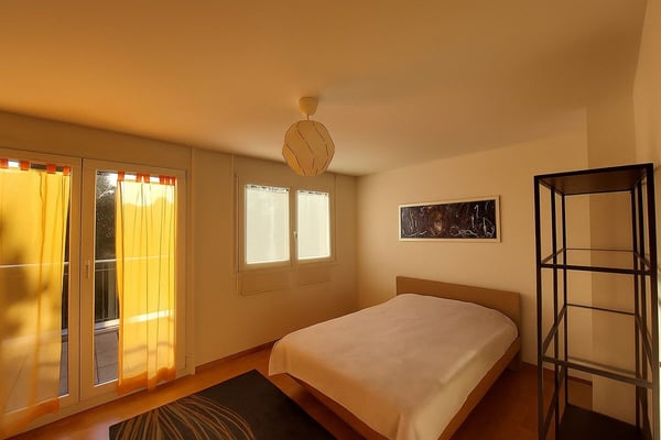 Appartement en attique avec terrasse, garage double et place de parc extérieure 7