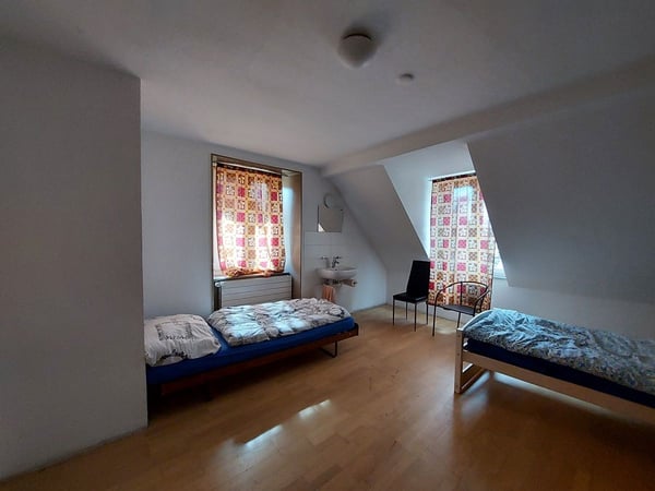 Immeuble de rendement avec un restaurant et 15 chambres 13
