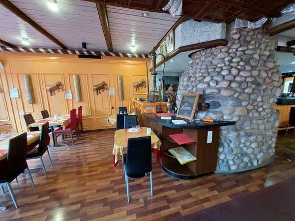 Immeuble de rendement avec un restaurant et 15 chambres 6