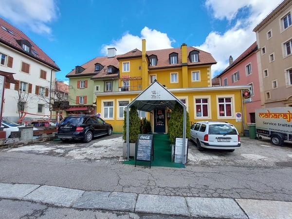 Immeuble de rendement avec un restaurant et 15 chambres 2