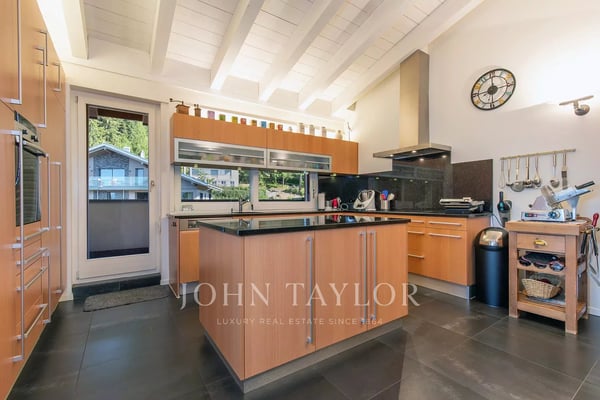 Rare et Magnifique duplex en attique dans le centre de Crans-Montana 2