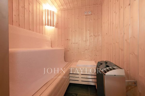 Attique de luxe : location semaine/saison 10