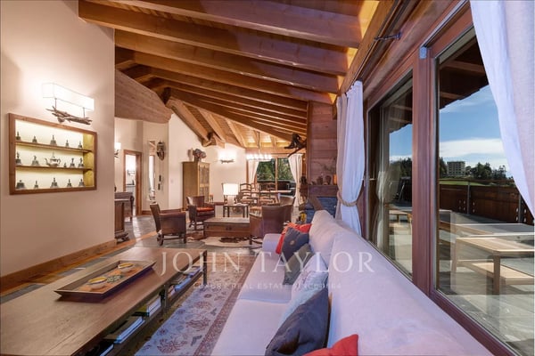 Attique de luxe : location semaine/saison 1