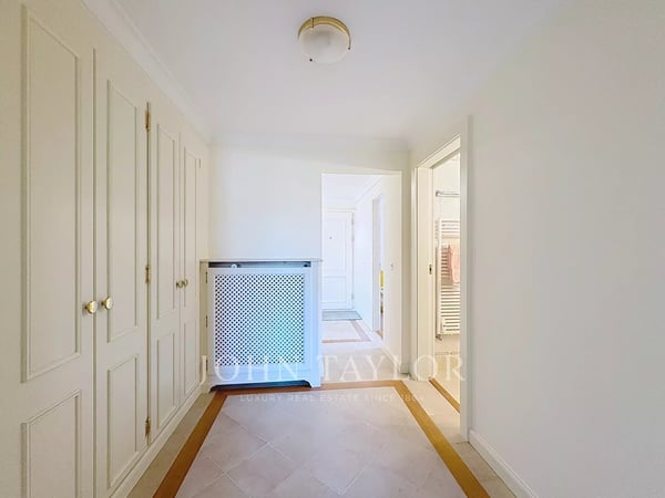 Crans-Montana centre, 1.5 pièces avec accès direct aux pistes, balcon sud et vue sur les Alpes 7