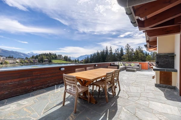 Attique de luxe : location semaine/saison 13