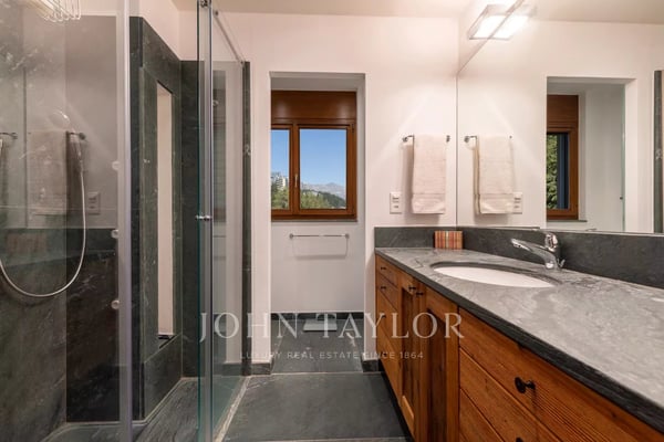 Attique de luxe : location semaine/saison 5