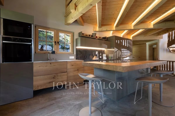 Location à la quinzaine - mois : Chalet avec piscine 3