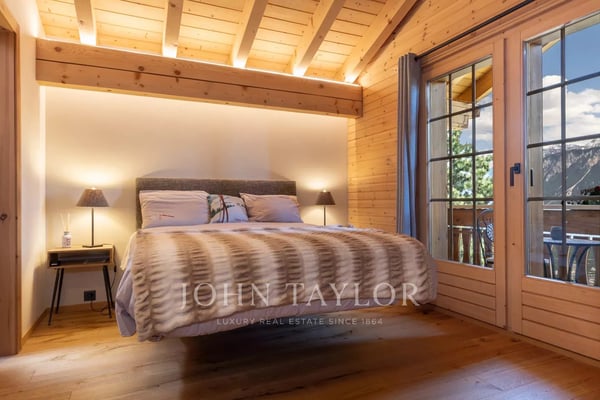 Location à la quinzaine - mois : Chalet avec piscine 7