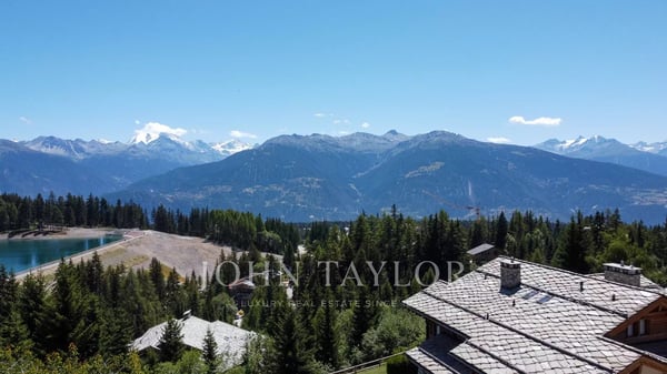 Appartement d'exception avec jardin et vue panoramique à Plans-Mayens 11