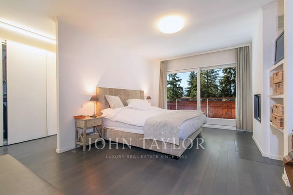 Rare et Magnifique duplex en attique dans le centre de Crans-Montana 4