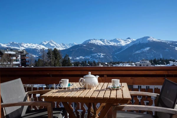 Attique de haut standing à louer à la semaine 8