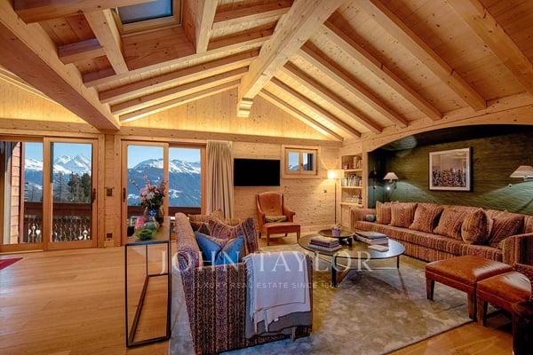 Attique de haut standing à louer à la semaine 1