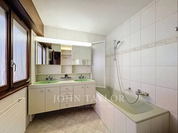 Chalet avec vue et grand potentiel ? Crans-Montana 6