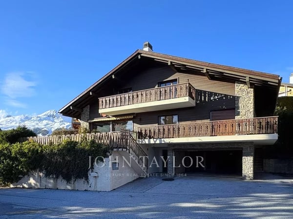 Chalet avec vue et grand potentiel ? Crans-Montana 1