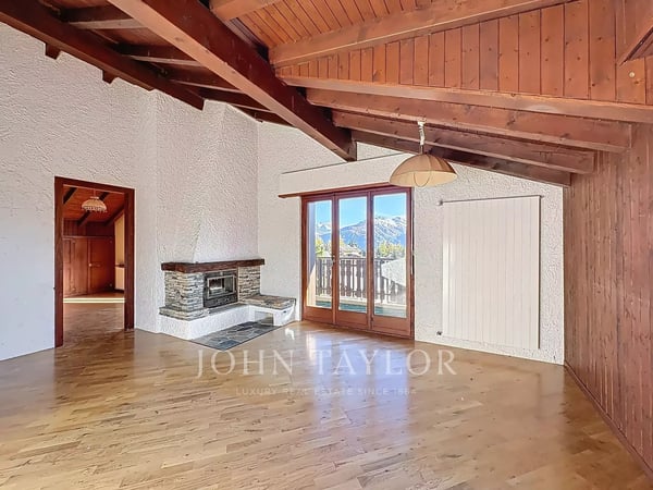 Chalet avec vue et grand potentiel ? Crans-Montana 9