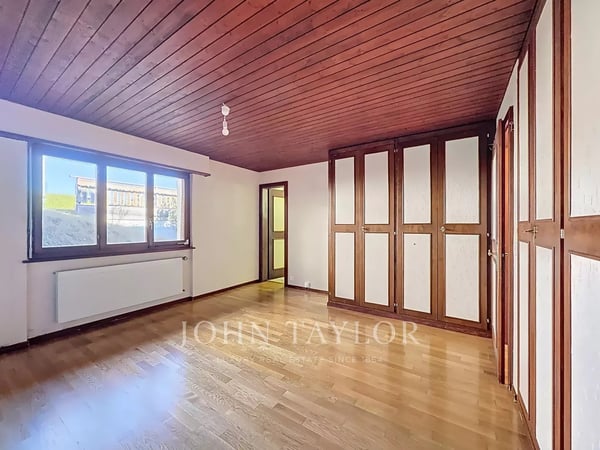 Chalet avec vue et grand potentiel ? Crans-Montana 5