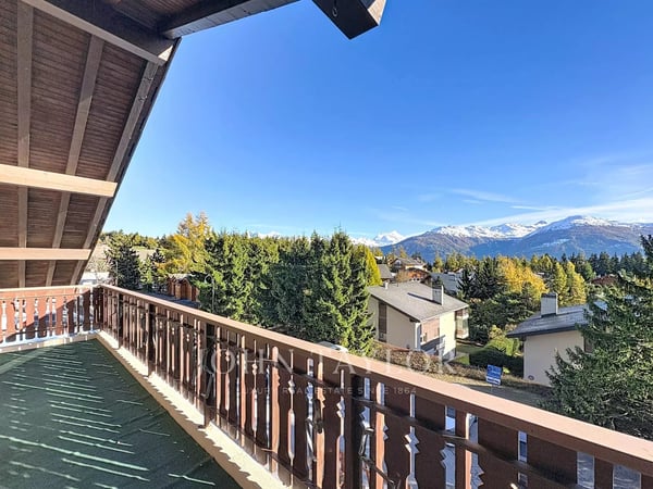 Chalet avec vue et grand potentiel ? Crans-Montana 12