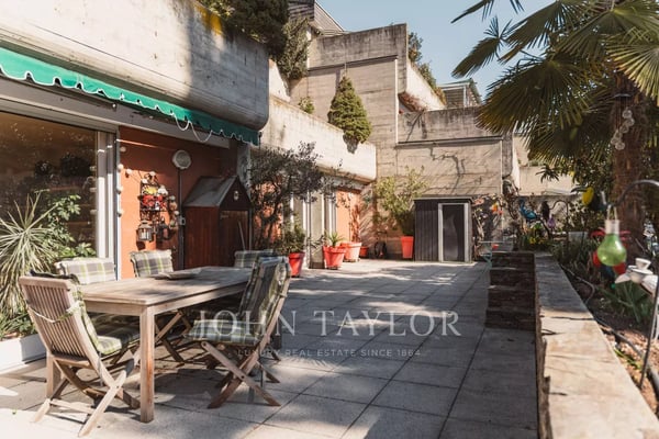 Appartement avec terrasse et beaucoup de cachet 1