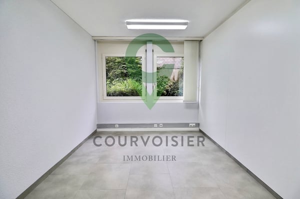 Locaux commerciaux modulables avec plusieurs salles et entrée privée 6