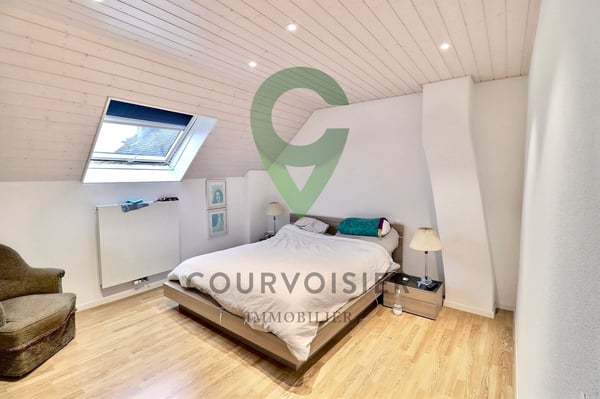 Au coeur du village de Fechy, bel immeuble de 4 logements 12