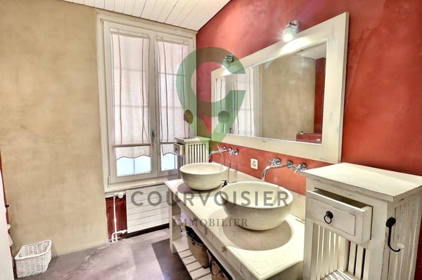 Au coeur du village de Fechy, bel immeuble de 4 logements 8