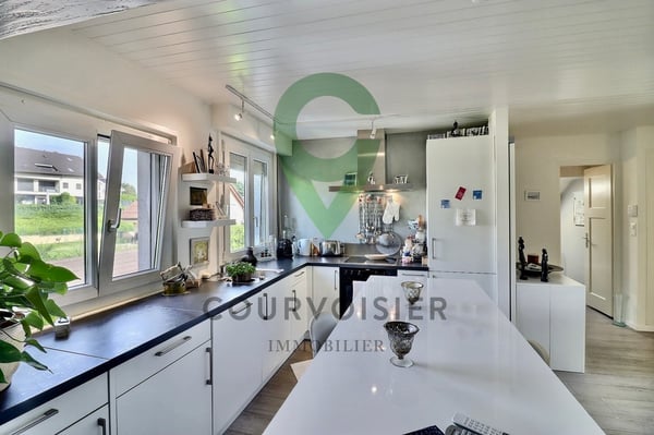 Magnifique propriété avec deux appartements, jardin et belle piscine 10