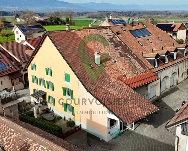 Maison de caractère avec dépendances et fort potentiel 2