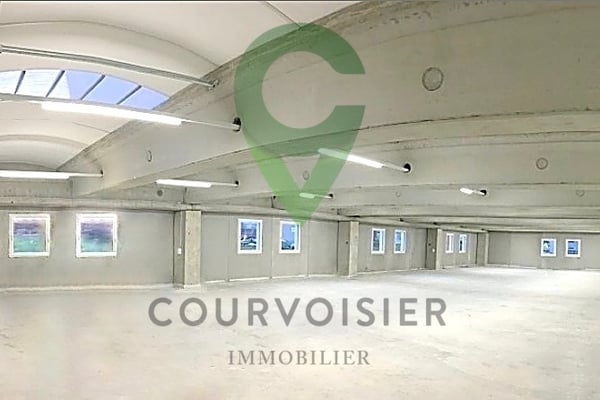 EXCLUSIVITÉ - Halle industrielle premium d'env. 880 m² avec bureaux et parkings à louer 4
