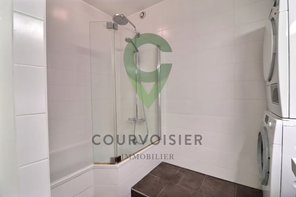 Spacieux appartement à Nyon 8