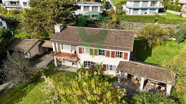 Maison spacieuse à rénover à La Tour-de-Peilz