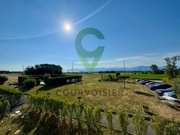 Appartement à rafraîchir avec vue dégagée et piscine de résidence 13