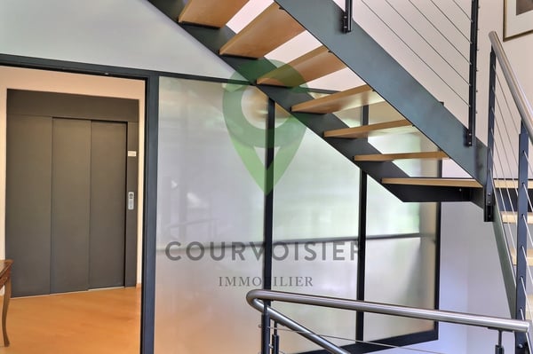 APPARTEMENT A RENOVER DANS PETITE PPE, VUE IMPRENABLE LAC ET ALPES 3