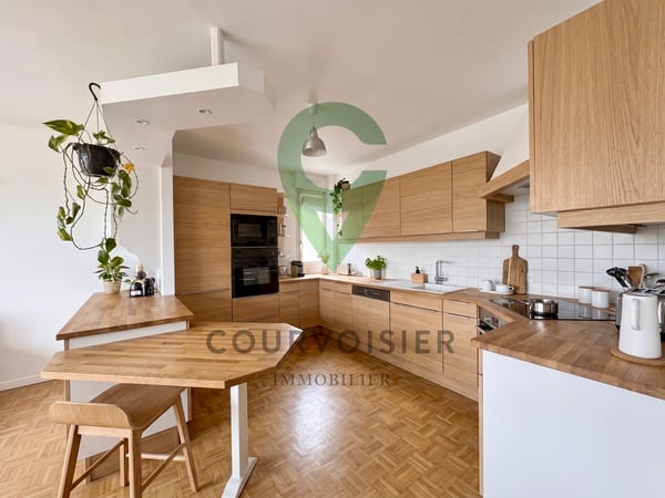 Appartement à rafraîchir avec vue dégagée et piscine de résidence 6