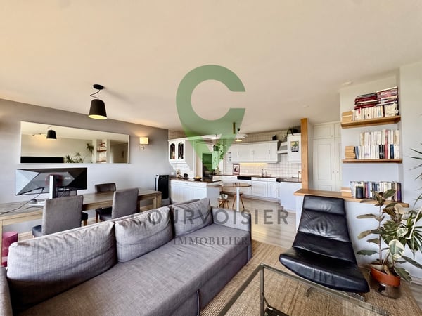 Appartement à rafraîchir avec vue dégagée et piscine de résidence 3