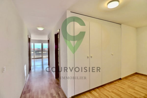 BEL APPARTEMENT DE 4,5 PCES, VUE LAC ET ALPES PROCHE DES COMMODITES 8