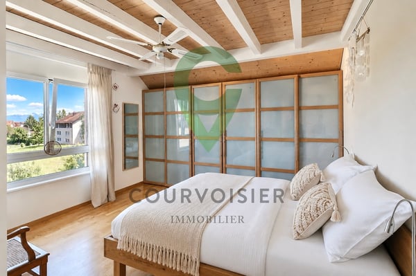 Confortable duplex en attique avec cachet et vue dégagée près de Nyon 5