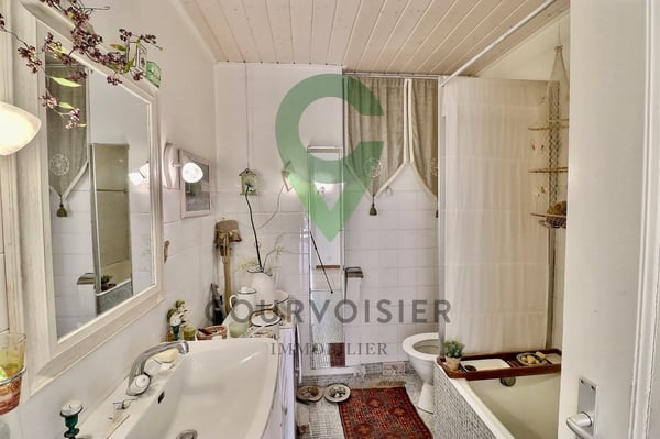 Maison à fort potentiel composée de 2 appartements au coeur de Rolle 9