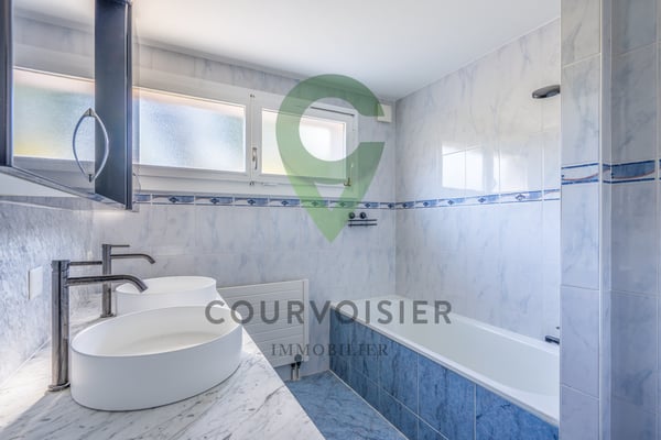 Magnifique triplex en pignon rénové avec jardin et piscine 7