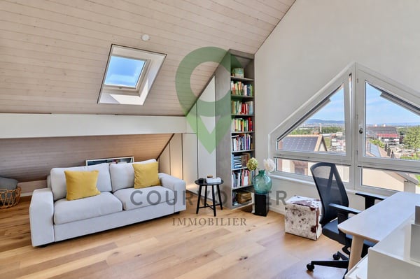 Spacieux duplex en attique avec cachet à 5 minutes de Nyon 10