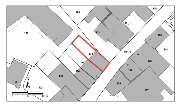Charming 6-Room Corner House in the Heart of Vich 8